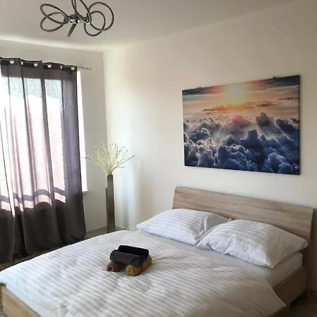 Ah Radnica Free Parking Apartamento